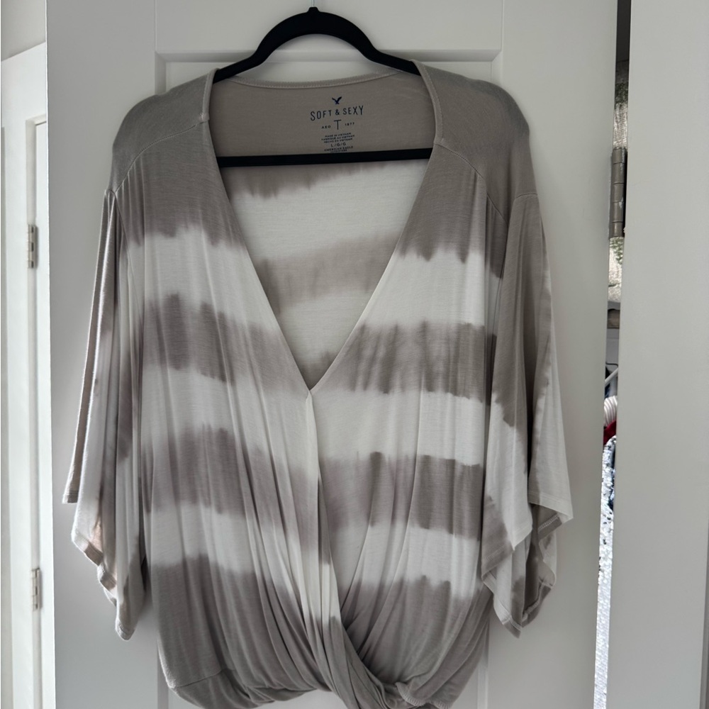 American Eagle Outfitters Cream Dolman Sleeve Blouse